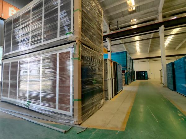 Low-Cost Large-Space Modular Expandable Container
