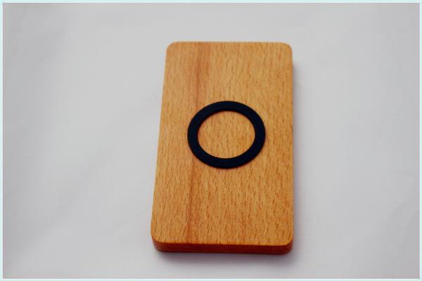iPhone 8 / 8 Plus / X Wood QI Charger 5W with 71% Charging Efficiency
