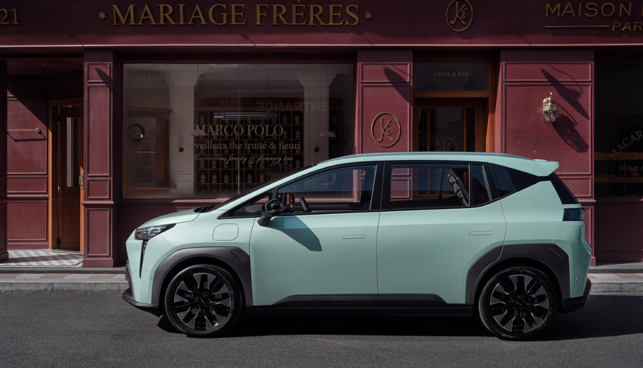 AION Y 2022 Electric EV Compact SUV 4x4 Sedan Car 500KM 600KM