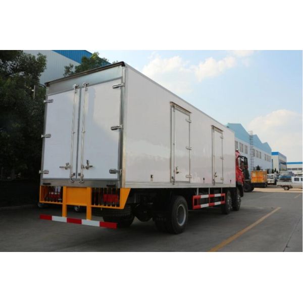 Factory Price China Refrigerated Vehicles Freezer Refrigerator Van Truck