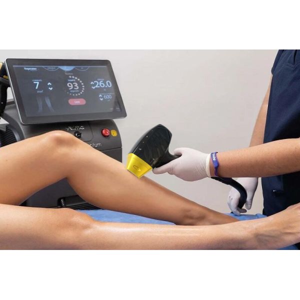 Двойная ручка Сопрано Титановый лазерный косметический аппарат 4k Удаление волос 1200W 12 Бар диод