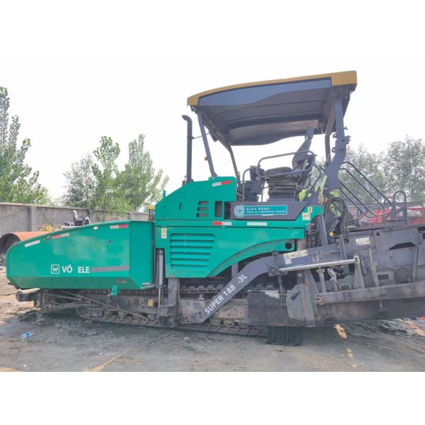 9.5M Cubic Emulsified Asphalt Bitumen Spreader Machine Paver for and Paving Solutions