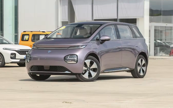 Baojun Yunduo (EQ100) 460 Pro Самый умный электрический MPV с дальностью 460 км