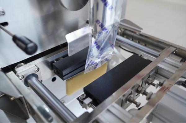 Máquina de embalagem chinesa semi auto da corrente do fitoterapia da máquina de empacotamento de 304SS VFFS