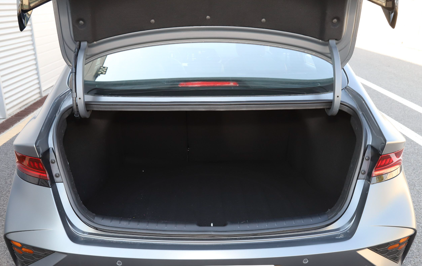 N Line ВЕРХНИЙ флагман Хюндай транспортирует Хюндай Лафеста 2023 270Т 1.5Т 200ХП Л4