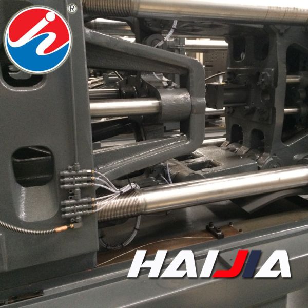 Injectioncapacity 10 to 5000 Grams Hydraulic Injection Molding Machine including Pump Motor Power 5.5 Kw and Energy Saving Servo System ideal for plastic molding