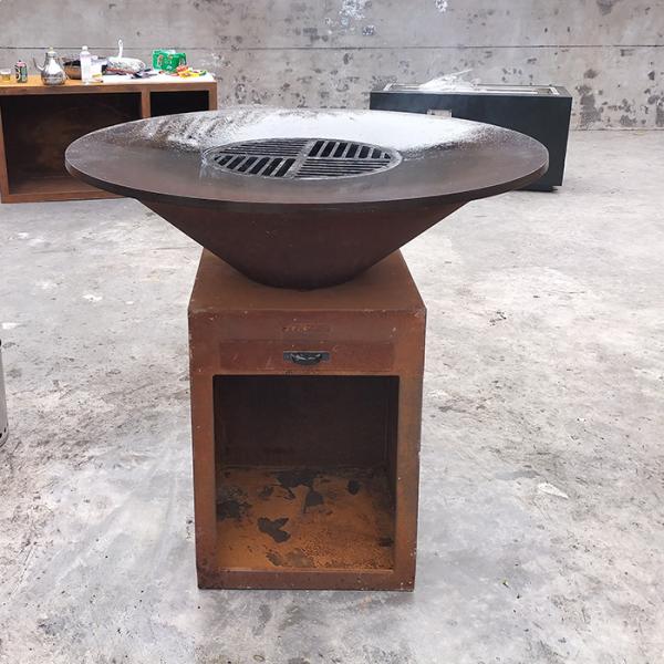 Rusted Steel BBQ Grill With Removable Ash Catcher For Wood / Charcoal Fuel