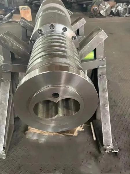 51/105 65/132 80/156 Bimetallic Conical Twin Screw Barrel For PVC Extruder