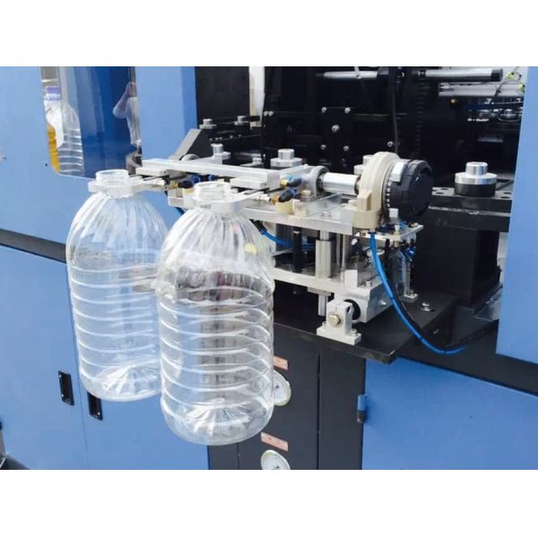 Автоматическая машина для заполнения бутылок с водой для напитков