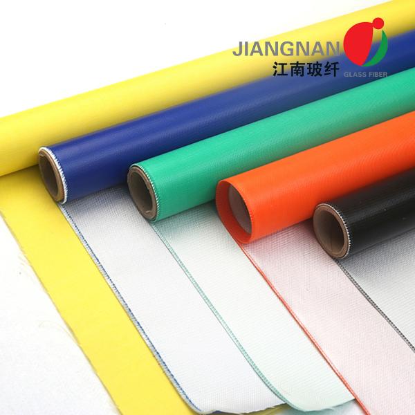 O silicone que da isolação térmica 590g/M2 o pano revestido da fibra de vidro torna colorido