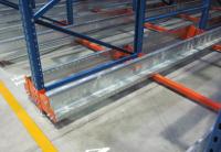 Sistema automático de armazenagem vertical de pallets para transporte
