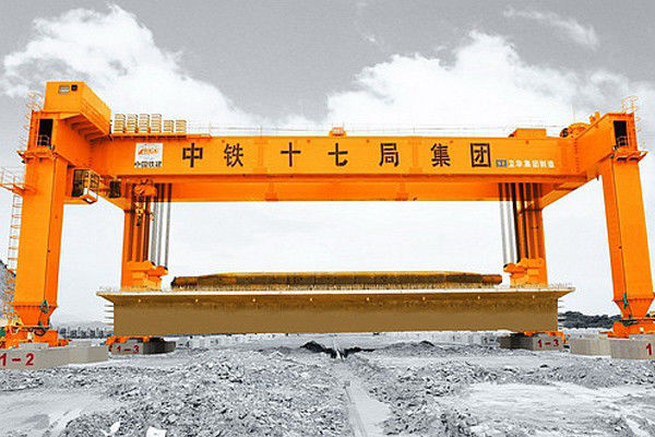 Rubber Tyred Rail Double Girder Gantry Crane For Railway Construction Yello Blue Q235 Steels