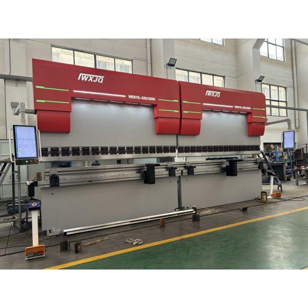 Tandem Press Brake with Throat Depth 200mm to 1600mm Max Speed 70 M/min to 180 M/min and Back Gauge Range 500 to 1000mm