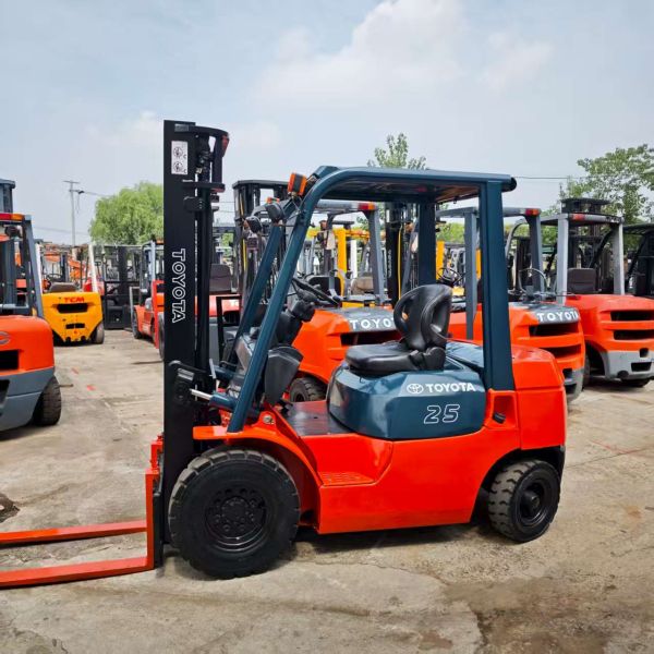 Used Second Hand Toyota GAS 2.5ton 7 Ton 3ton Fork Lift Japanese Isuzu Nissan Engine Fuel LPG Forklift Truck Diesel Forklift