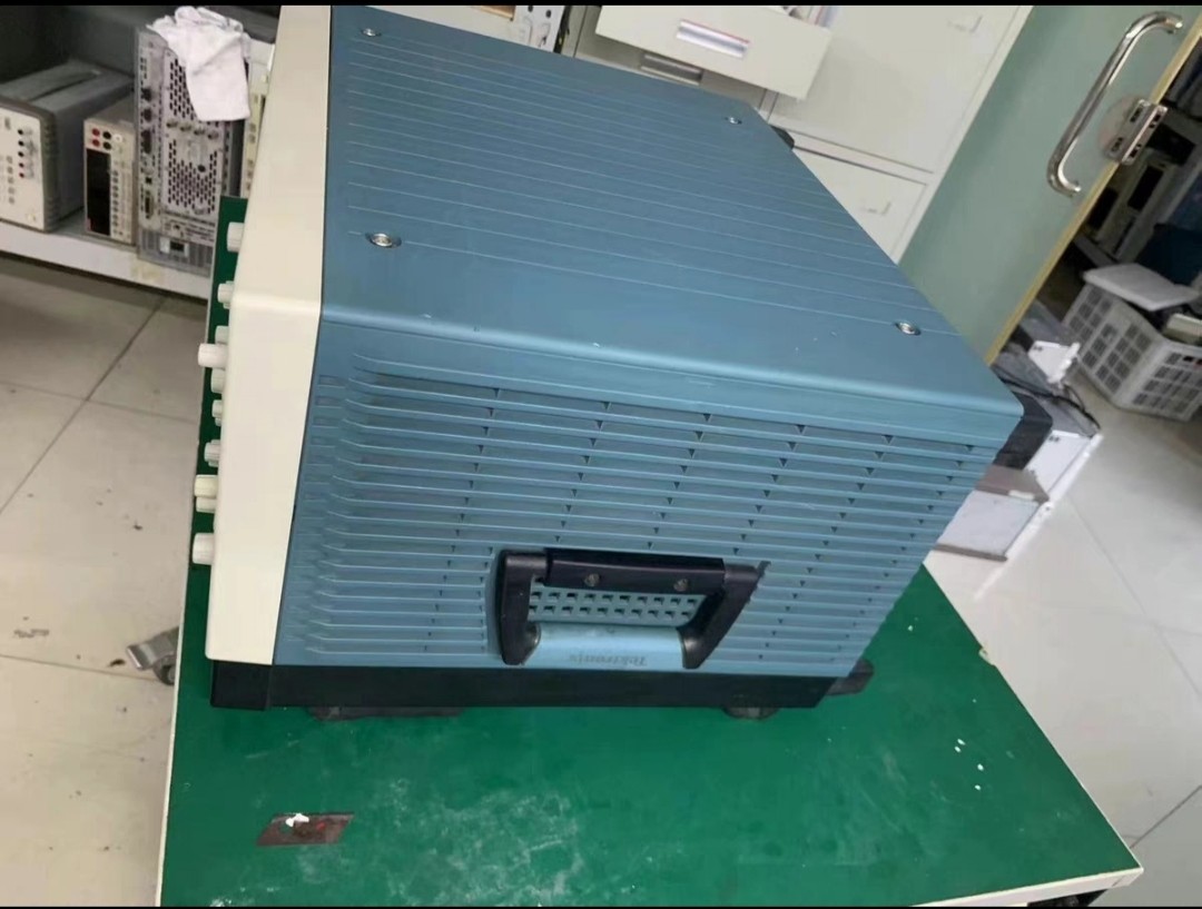 Использованный Осилоскоп Tektronix TDS6604 4 Ch 20/10 GS/S 6GHz Аналоговый Цифровой Осилоскоп