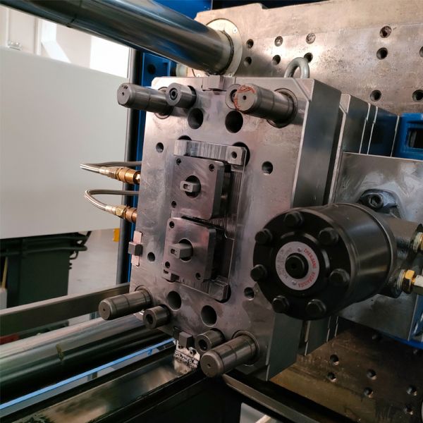 Hot Runner Pp Injection Molding , Mirror Multi Cavity Mold Design