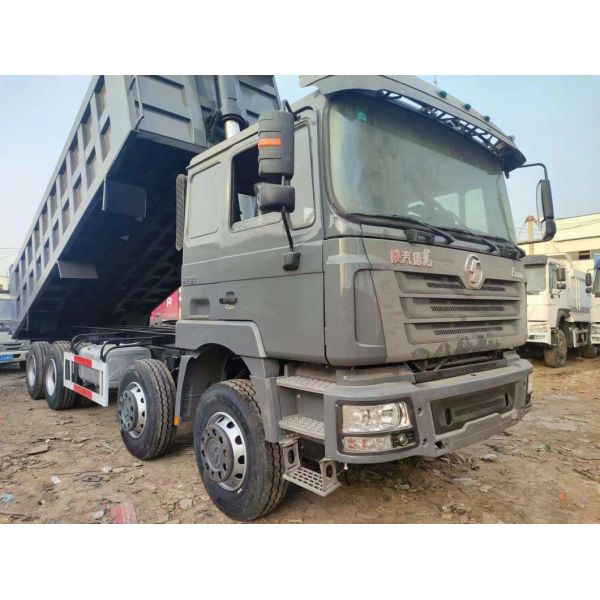 Подержанный Шакман 8*4 F3000 с ручной трансмиссией