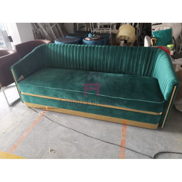 Зеленая софа ресторана бархата установила Tufted обитый с аксессуарами нержавеющей стали