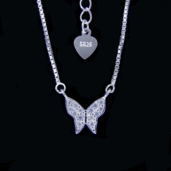 Lovely Little Girl Children Shape Jewelry Silver Necklace With Zircon