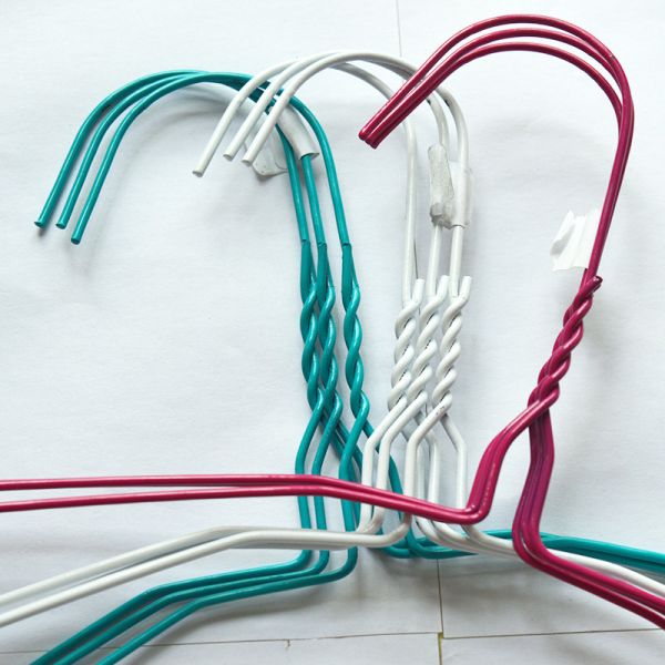 20.5cm Height Galvanized Wire Hangers Standard Size Suitable for Laundry Needs Sturdy and Corrosion Resistant