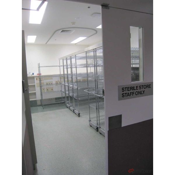 Stable Industrial Wire Shelving Large Storage Capabilities Overhead Track For Health Care