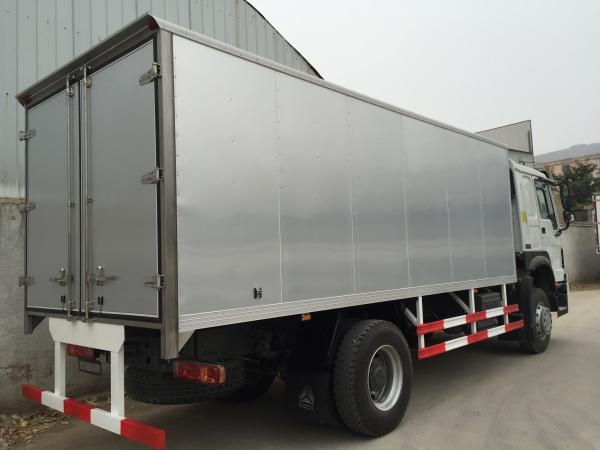 White Commercial Cargo Truck 16 Tons 15 CBM One Sleeper Cab High Roof