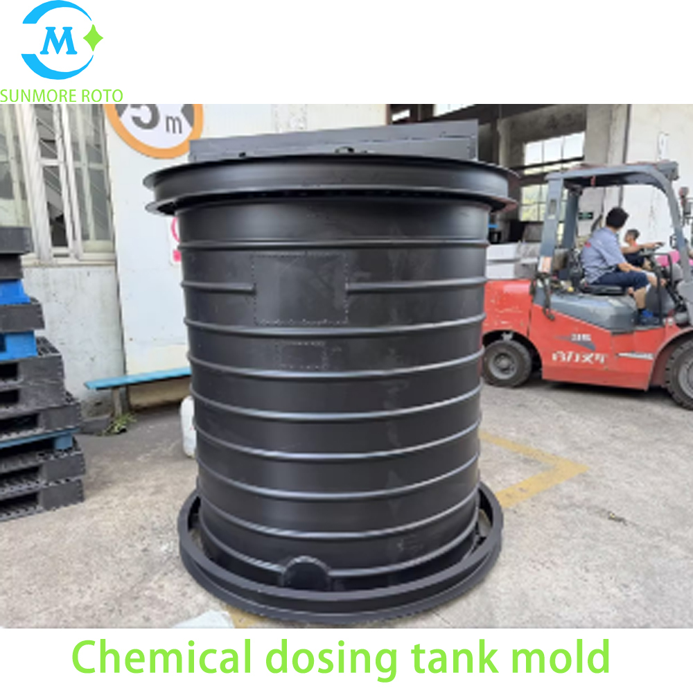 Heavy‑duty rotomolded water tank, built for long‑term water storage.
