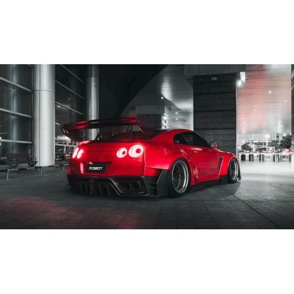 Customized 2022 Nissan Body Kit Front And Rear GTR R35 Car Bumper Covers