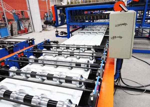 Sawing Rock Wool Wall Roof Sandwich Panel Production Line 3 - 8m / Min High Efficiency