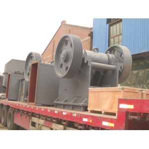 Industrial Crusher with 100 Boxes Per Hour Crushing Capacity, High Manganese Steel Hammer Head, and Continuous Operation Mode