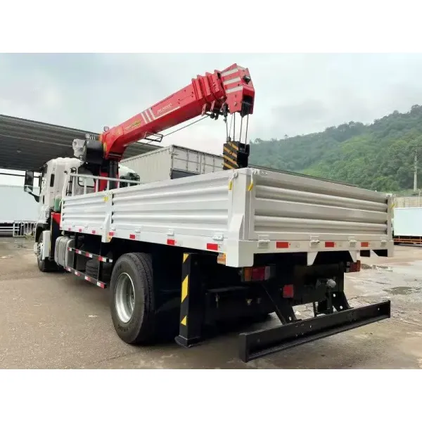 Isuzu Giga Hino 700 4X2 Folding Arm Crane 8 Tons Truck Mounted