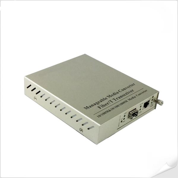 10/100/1000Base-T à 1000Base-X SFP
Convertisseur multimédia gérable de type un à un (conforme à l'IEEE802.3ah OAM)
