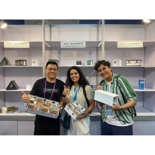 20FT Portable Expandable Homes Convenience Comfort Galvanized Steel Frame Composite Wall Panels