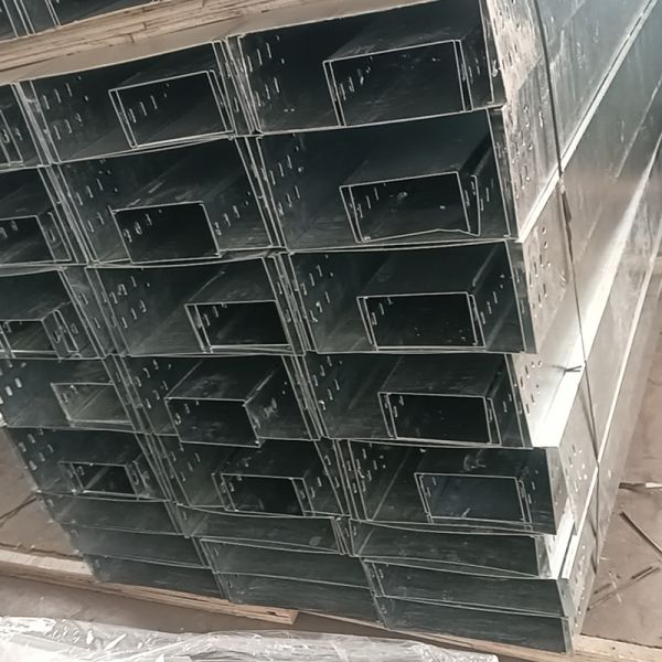 Hot Dipped Galvanized 150mm - 25mm Cable Tray Height Steel Material 1.0mm-2.5mm Thickness