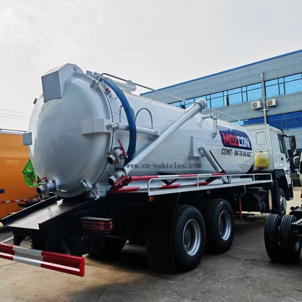 Sinotruck HOWO 16000 Liter Fecal Suction Truck 400HP Vacuum Sewage Suction Tanker Truck