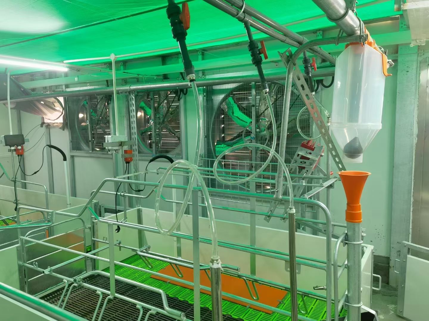 Дом свиньи стальной структуры OEM/ODM придает огнестойкость Prefab сельскохозяйственным строительствам