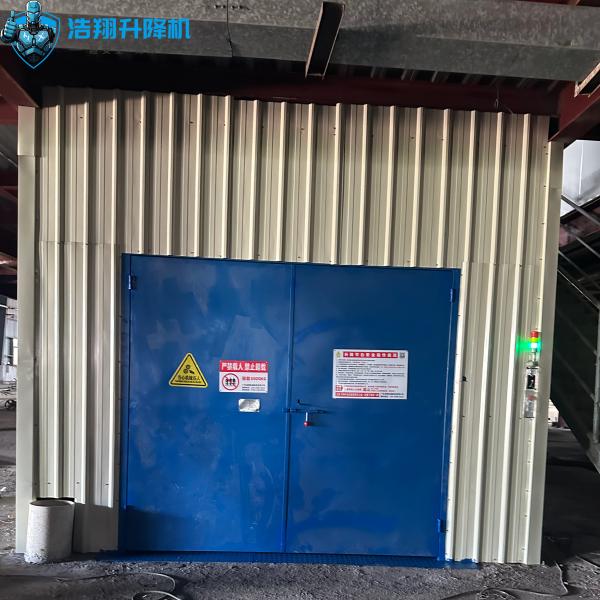 Upgrade Material Handling Performance Using Custom Hydraulic Cargo Lifts Equipped