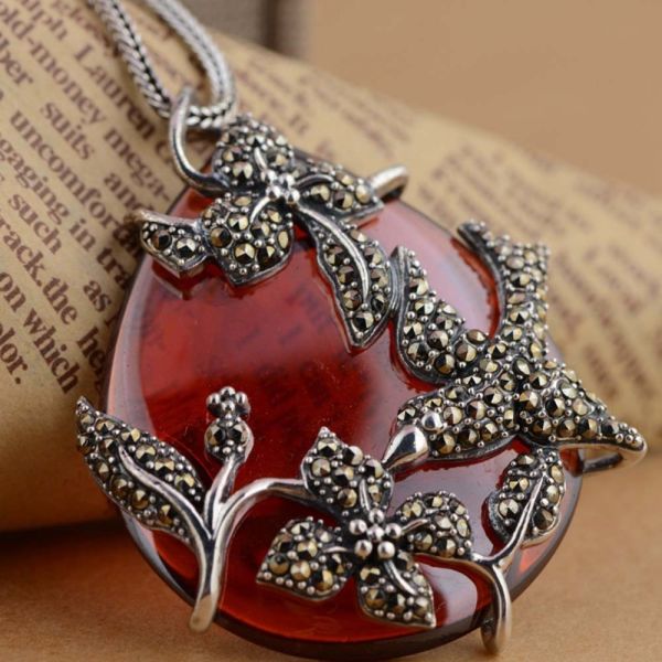 Sterling Silver Vintage Red Agate Marcasite Charm Pendant Necklace (N808070)