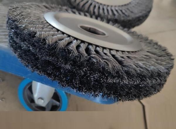 Industrial Supplier 350mm Diameter Knotted Wire Wheel Brush for Pipe End Deburring