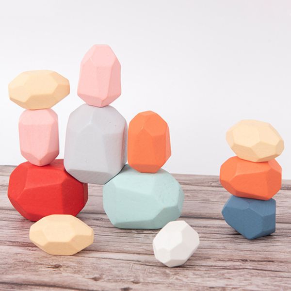Les pierres en bois de blocs constitutifs de bébé des roches 190g place Montessori