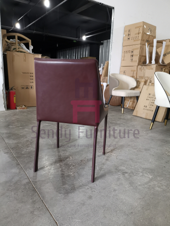 Upholstered Tanned Leather Saddle Leather Chair Hotel Usage With Mini Armrest