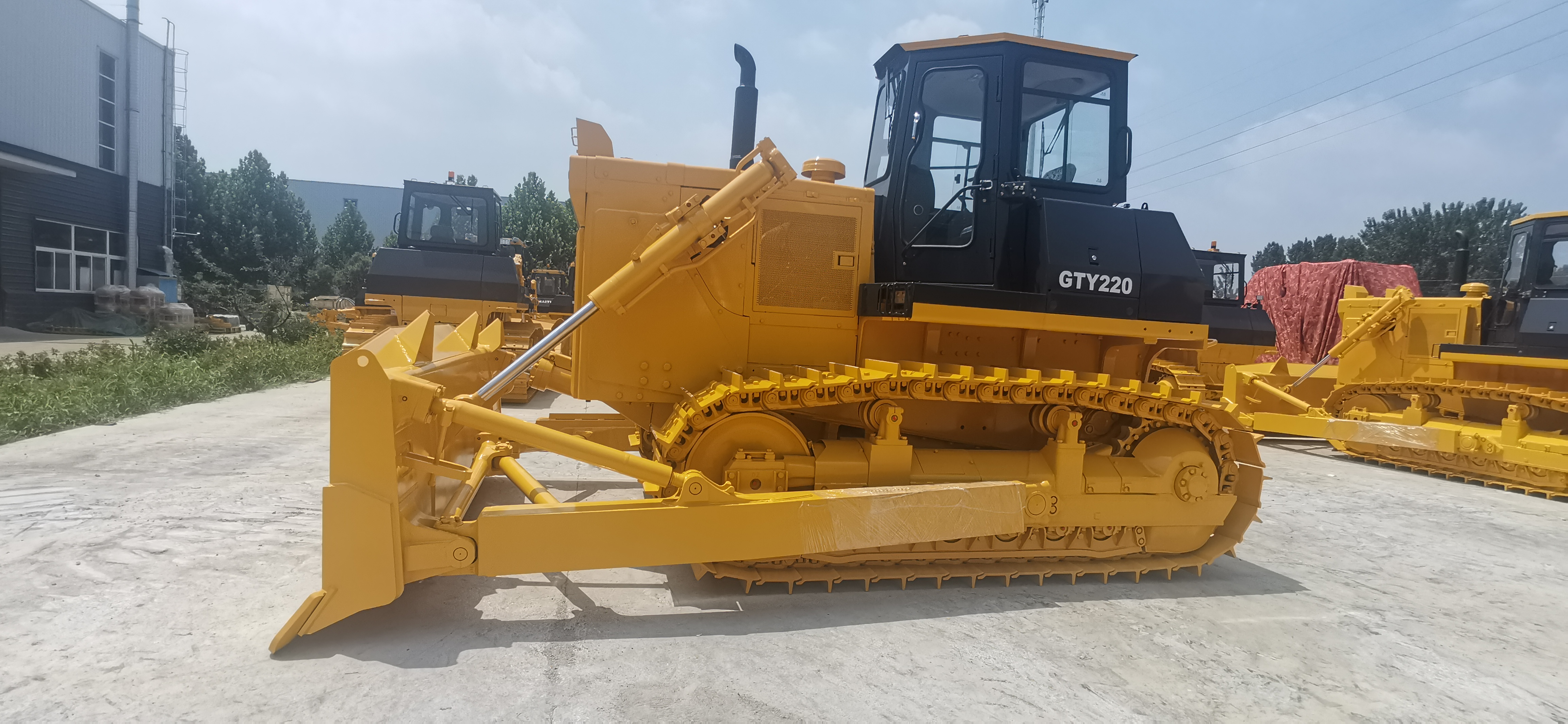 Оригинальная бульдозерная машина 320 HP 37T 38T 40T Track Dozer