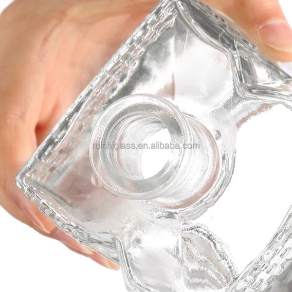Customize Sealing Type Empty Clear Glass Liquor Bottle 700ml 750ml Vodka Rum Bottle