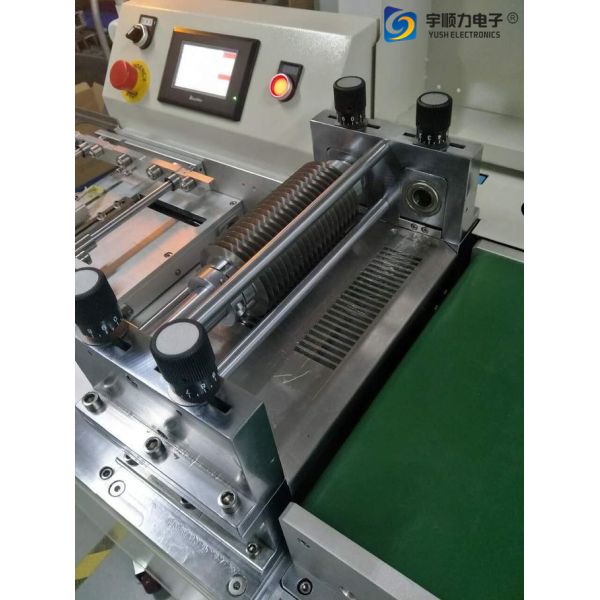Multiple Groups of Blades PCB De-paneling Machine PCB Dividing Equipment LED Cutting