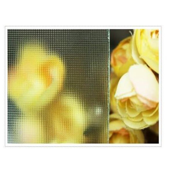 3.2mm Thickness Low Iron Solar Glass High Light Transmission Solar Photovoltaic Glass