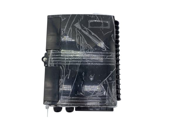 Boîte de répartition de séparateur de fibres optiques IP65 montée sur un poteau FTTH Ports à chute plate