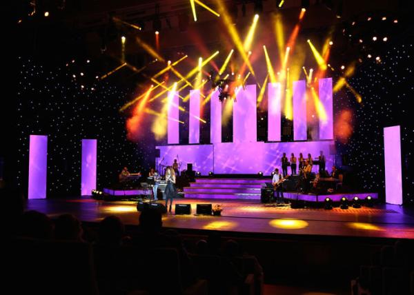 A igreja alta da definição conduziu a cor completa interna SMD HD P4 P6 da tela