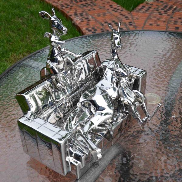 Espelho polido de aço inoxidável Figura de desenho animado Escultura decorativa 2