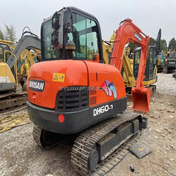 6 Ton Mini Size Used Excavator Used Doosan Dx60 6000KG 0.21m3 Bucket Capacity