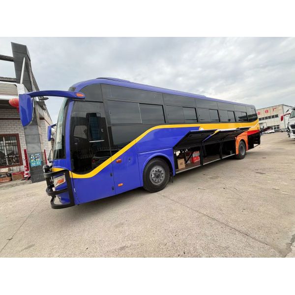 72 Seats Left Hand Drive Passenger Bus with Euro 4 Emission Standard Engine Capacity 8L